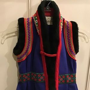 Samii Clothes Scandinavian style girl’s vest.